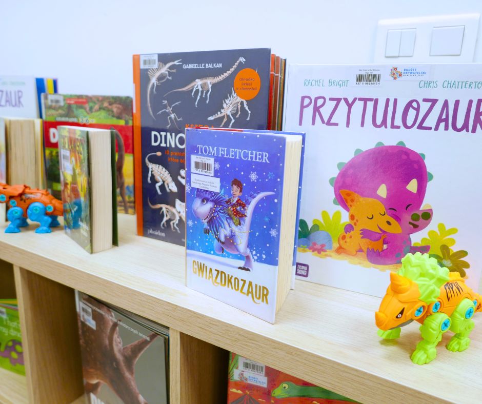 Zdjęcie książek o dinozaurach.