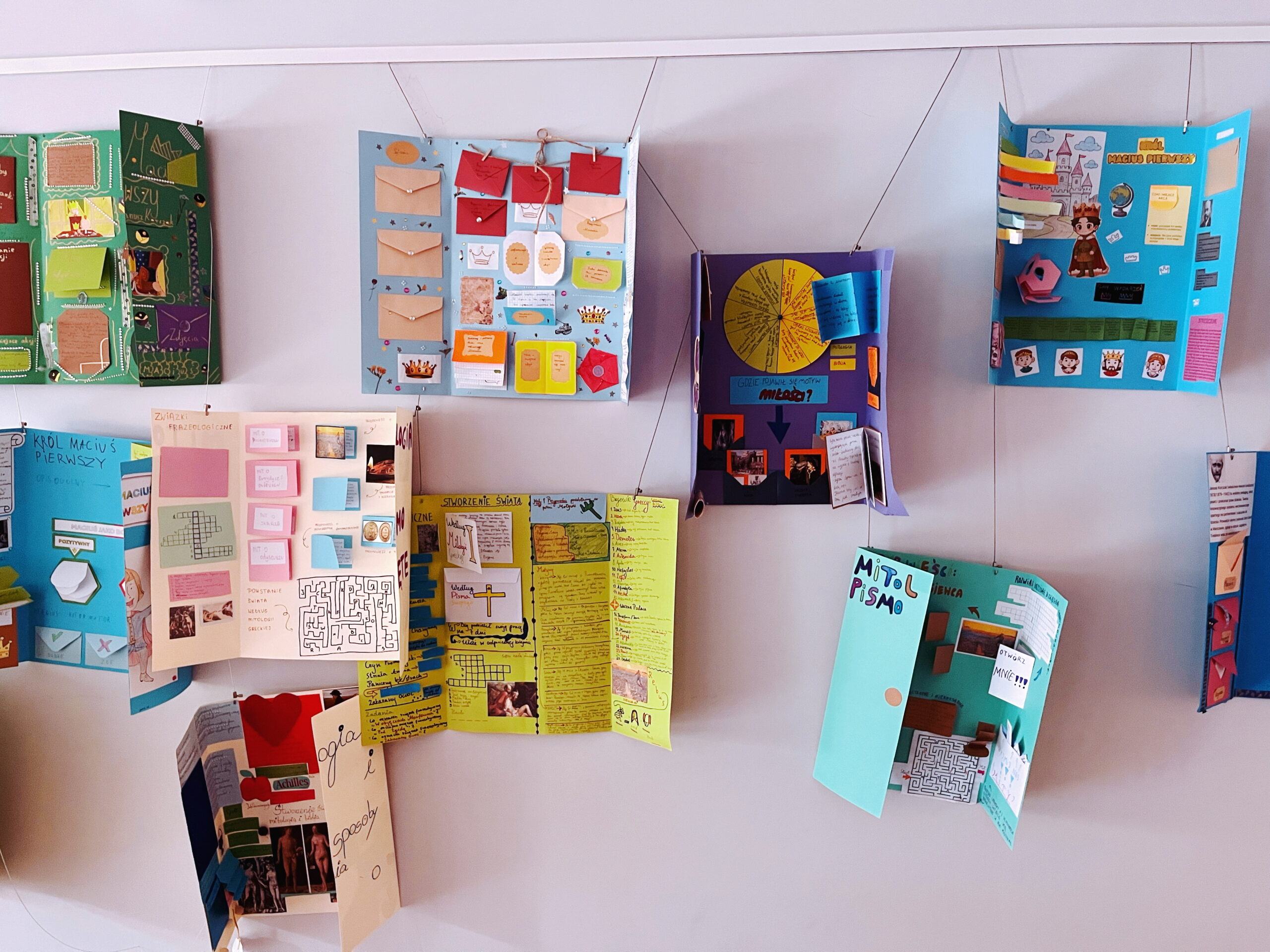 Zdjęcie wystawy lapbooków