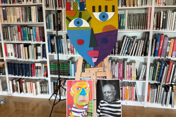 Zdjęcie materiałów przygotowanych na warsztaty Mali wielcy - Pablo Picasso